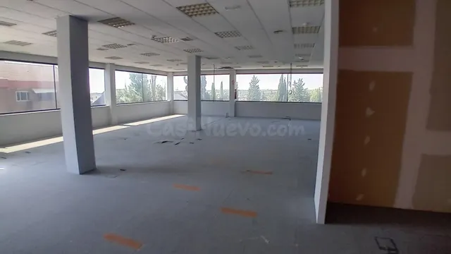 EDIFICIO DE OFICINAS EN VENTA C/ NAVALUENGA,1. LAS ROZAS. — 5