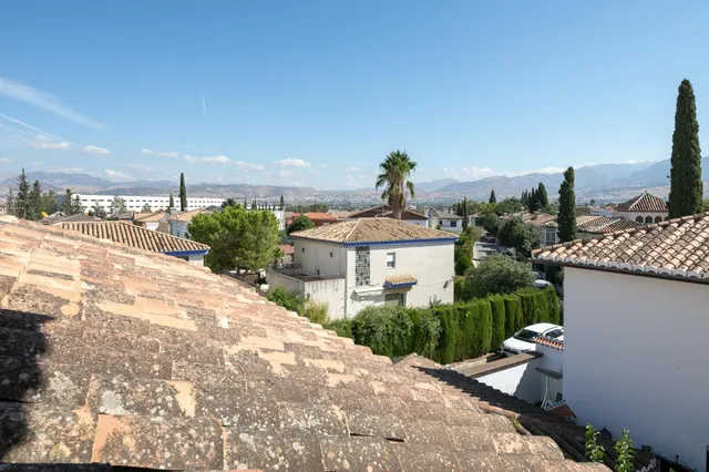 TU NUEVA VIVIENDA EN URBANIZACION EXCLUSIVA JUNTO A GRANADA — 24