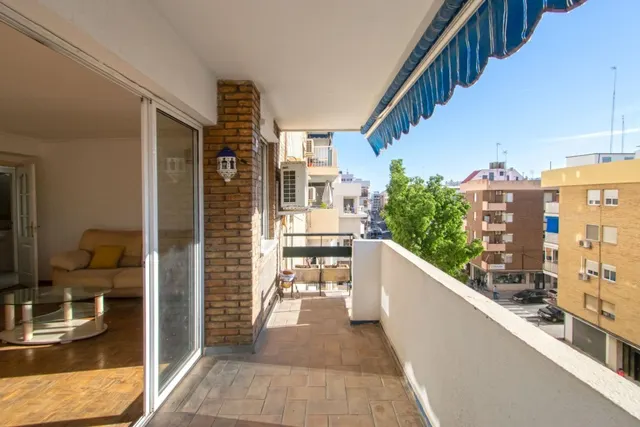 ESPECTACULAR PISO CON TERRAZA Y MUCHA LUZ EN TRIANA - foto 3