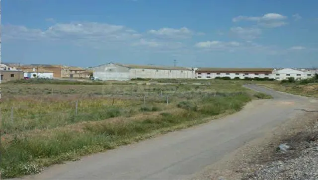 TERRENO EN VENTA EN GARRAPINILLOS - foto 2