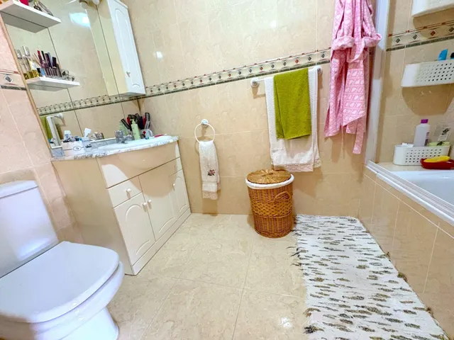 Gran piso en esquina y reformado en la ronda del castillo — 28
