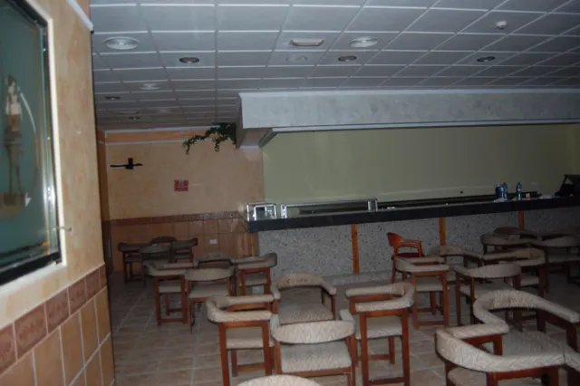 BAR TOTALMENTE ACONDICIONADO EN ROMICA — 5