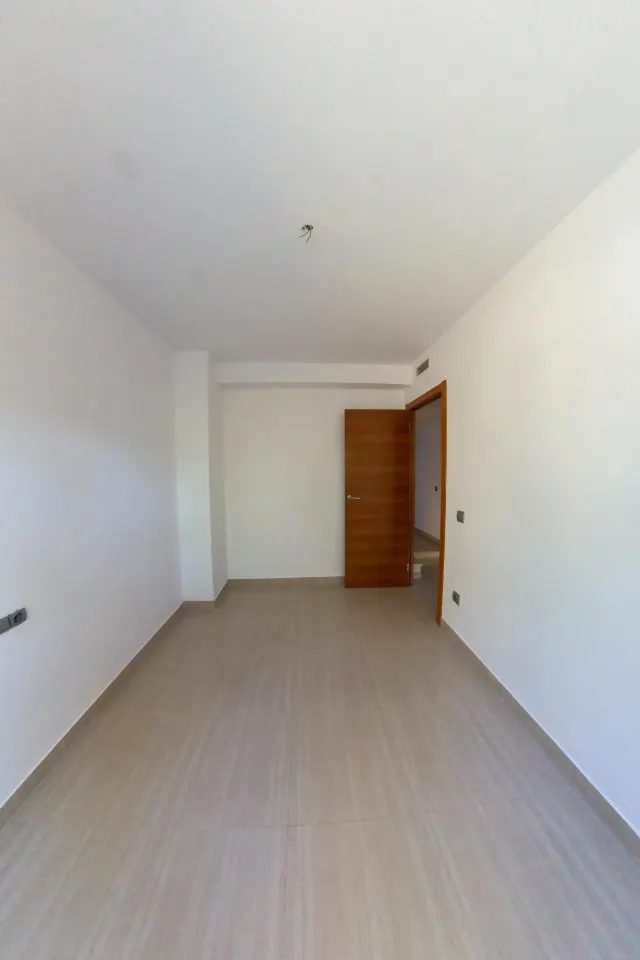 CASA ESQUINERA DE 5 habitaciones EN BARENYS — 27