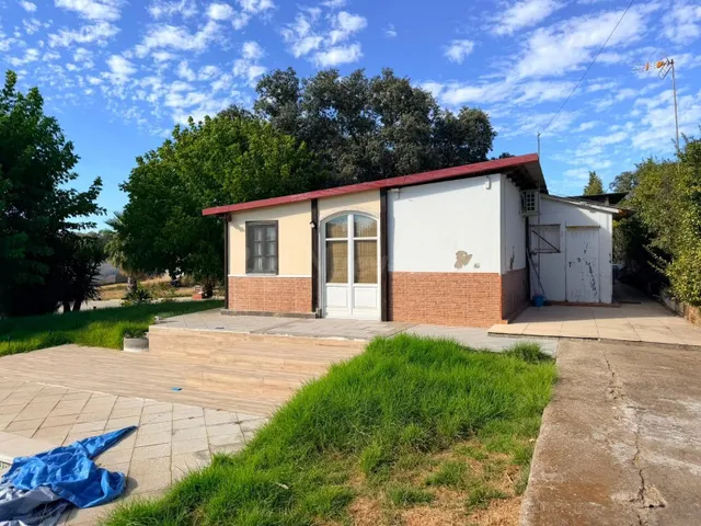 Casa de campo con piscina y gran parcela en Castilblanco de 