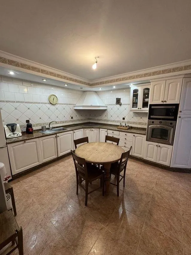 Gran adosado de 180 m2 en Avenida de la Libertad — 13