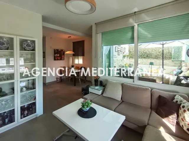 ¡Exclusivo ático reformado a la venta en el corazón de Arran - foto 4