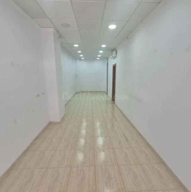 SE VENDE LOCAL COMERCIAL CONVERTIBLE EN VIVIENDA MUY ECONONO