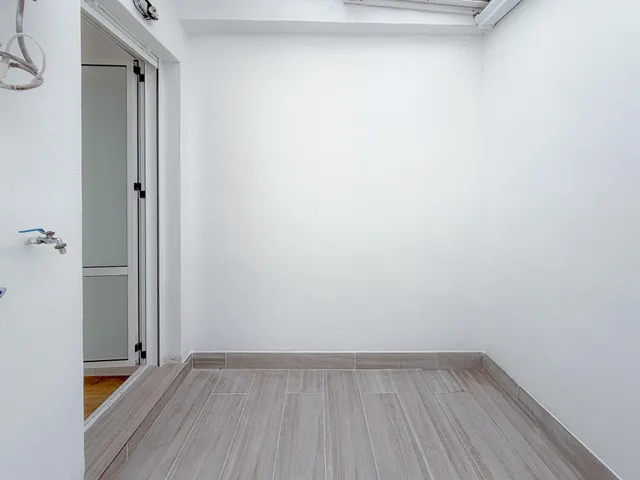 Espectacular bungalow reformado, con amplia terraza y parking para coche dentro de la parcela, en urbanización exclusiva con piscina comunitaria — 19