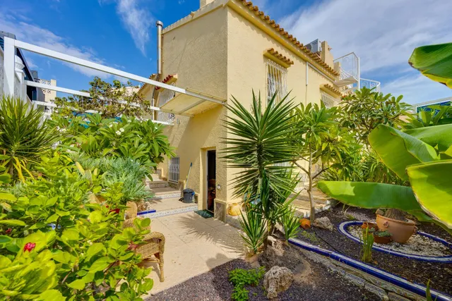 Venta de Villa Independiente con piscina Villamartín Orihuela Costa — 15