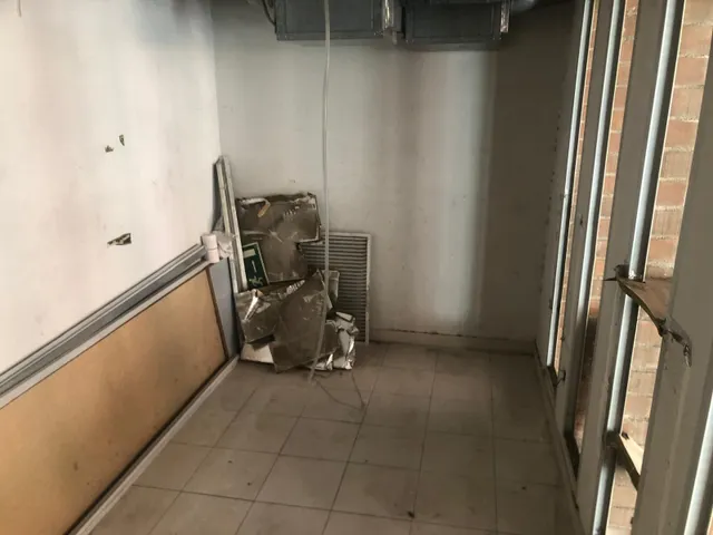 LOCAL COMERCIAL DE 180m2 AL CENTRE DE TORTOSA — 16
