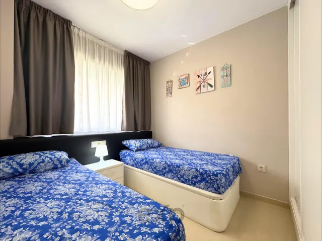 Piso en primera linea de playa de 2 habitaciones y 2 baños con terraza, piscina, garaje y trastero en Marina d’Or — 20