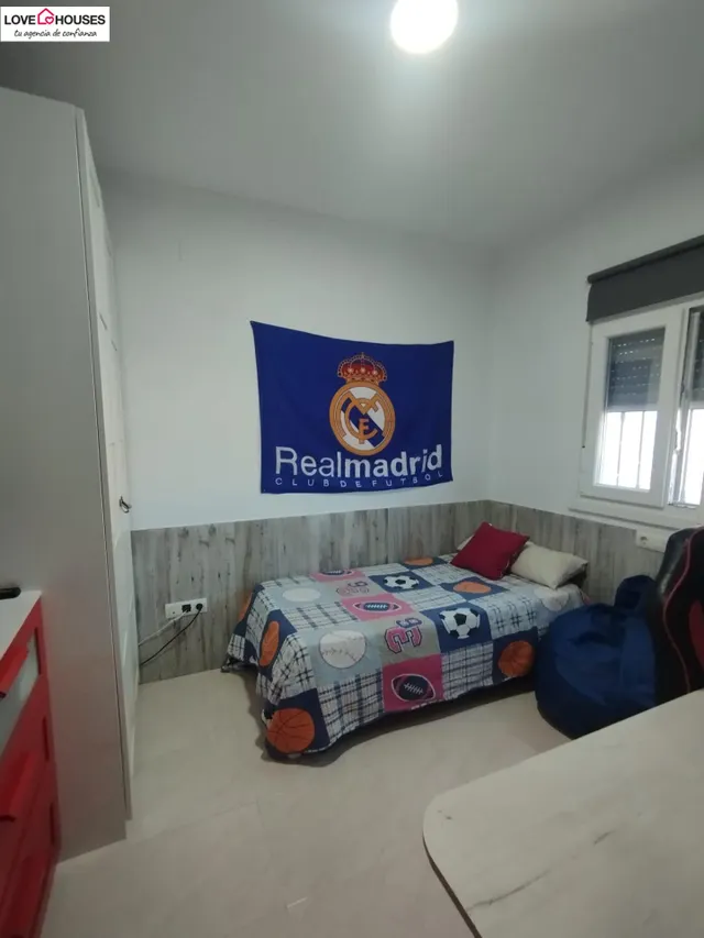 OPORTUNIDAD CHALET CON PISCINA – ZONA PAGO DEL HUMO — 29