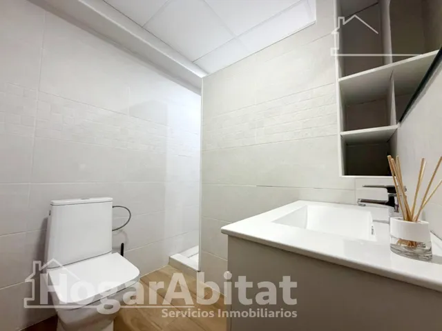 REFORMADO CON 4 DORMITORIOS Y BALCÓN — 38