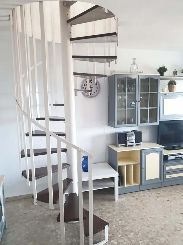 (HASTA 30 DE JUNIO) ÁTICO CON SOLARIUM 2º LÍNEA DE CARVAJAL - foto 5