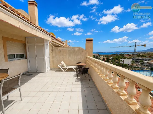 APARTAMENTO CON VISTAS AL MAR CON PISCINA COMUNITARIA EN ISL