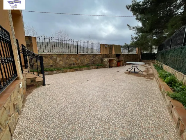 CASA EN ALCARAZ — 2