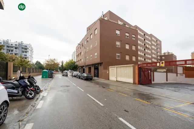 Piso de dos dormitorios en Sanders, en urbanización privada con piscina, pistas de padel, plaza de garaje y trastero — 26