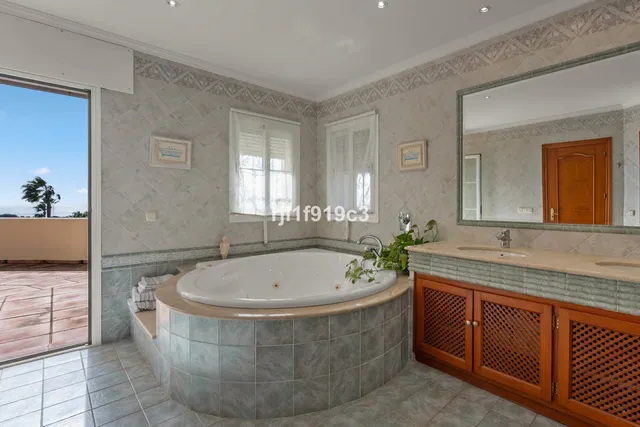 Chalet 4 habitaciones 571m² en venta - Marbella — 48