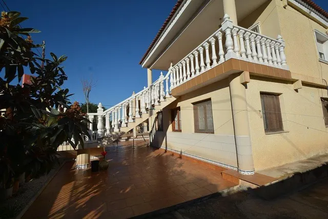 Magnífico chalet en Orihuela zona Urb. Montepinar, 344 m2. y parcela de 2737 m2. — 2