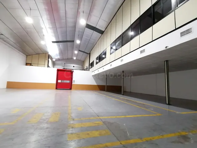 Nave con Oficinas en Polígono Las Capellanías, Cáceres - foto 3