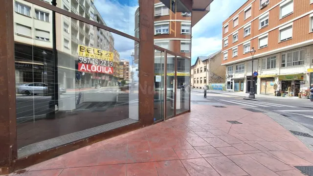 ¡OPORTUNIDAD ÚNICA DE ALQUILER EN EL CORAZÓN DE PONFERRADA!  🏙️✨ — 3
