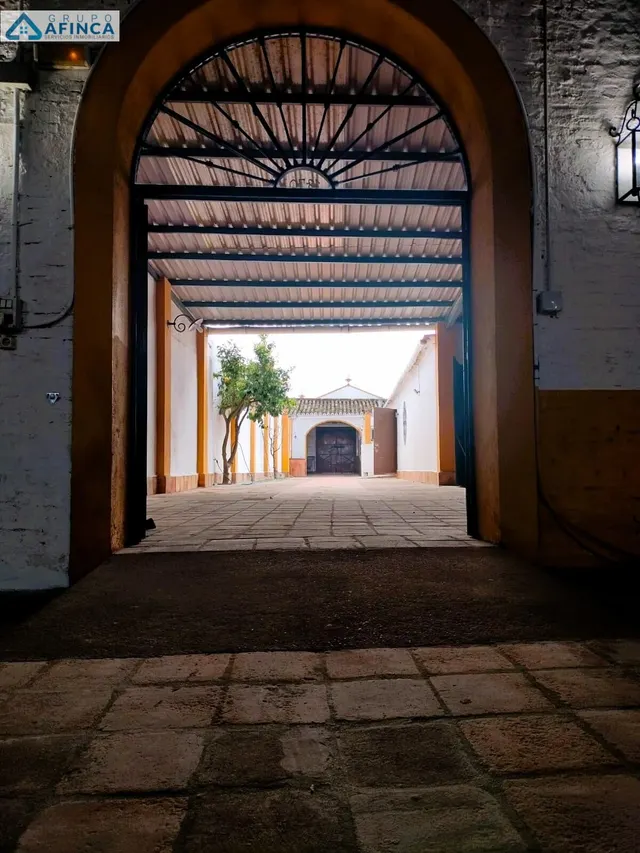 Bodega a la venta de 800 metros cuadrados — 47