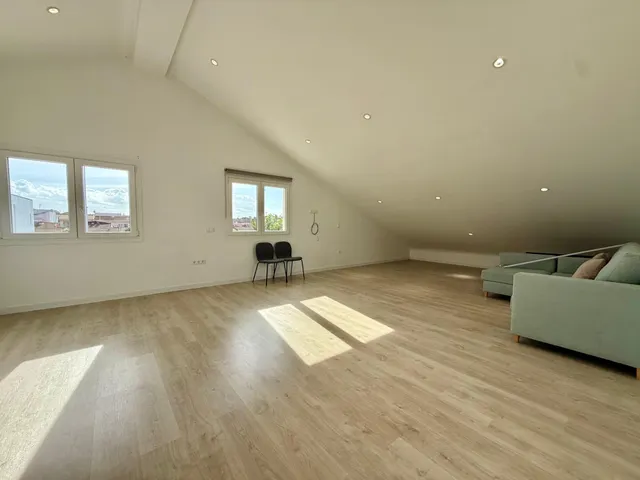 Exclusivo chalet adosado con piscina privada, amplios espacios y excelentes calidades — 27