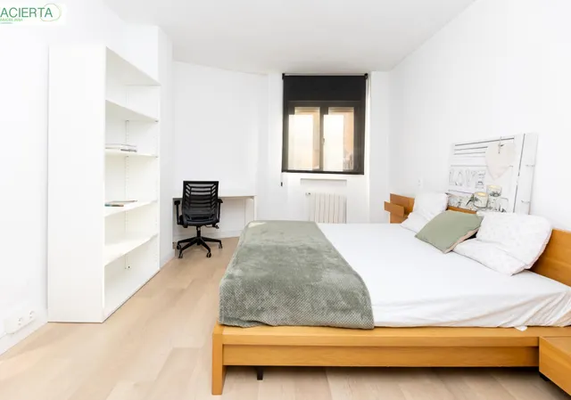 ¡Oportunidad Única en Granada! Piso Espectacular  en Plaza de Gracia — 11