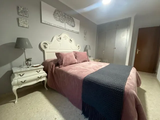 Amplia vivienda en zona centro - playa — 8