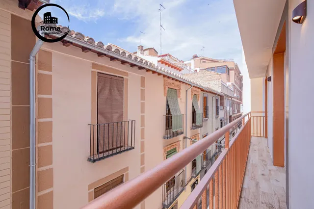 Edificio premiun gran lujo  nuevo totalmente reformado y equipado con mobiliario exclusivo  en el centro de Granada — 40