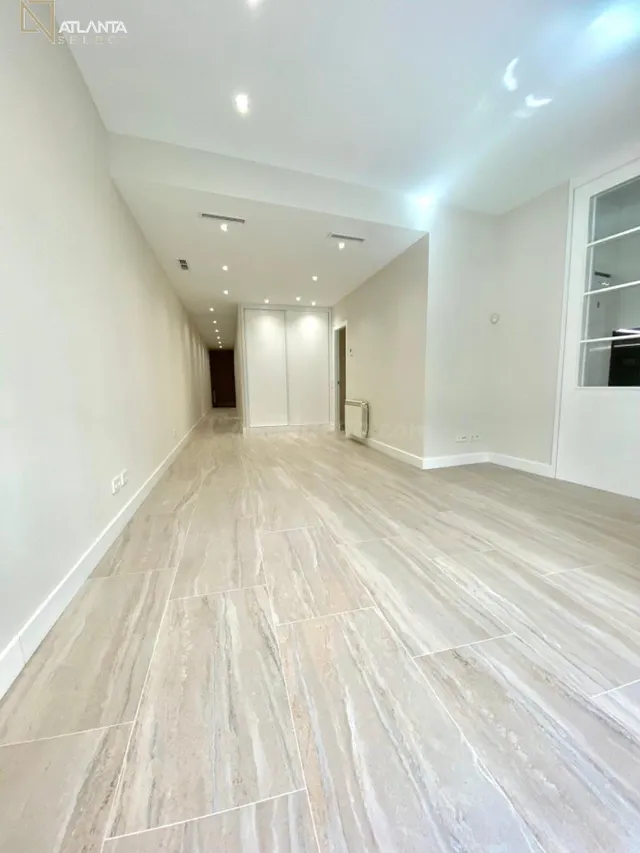 PISO EN VENTA EN MALASAÑA - foto 2