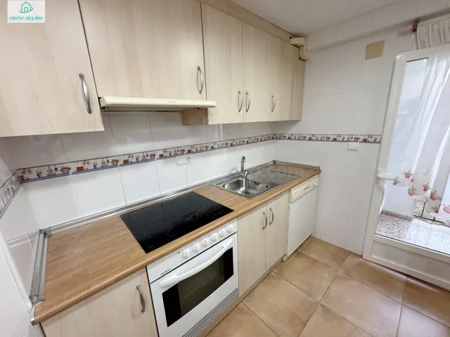 APARTAMENTO AMPLIO Y LUMINOSO EN ALQUILER EN EL CAMPELLO, JU - foto 5