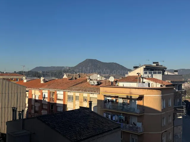 Piso reformado de 4 habitaciones - foto 4