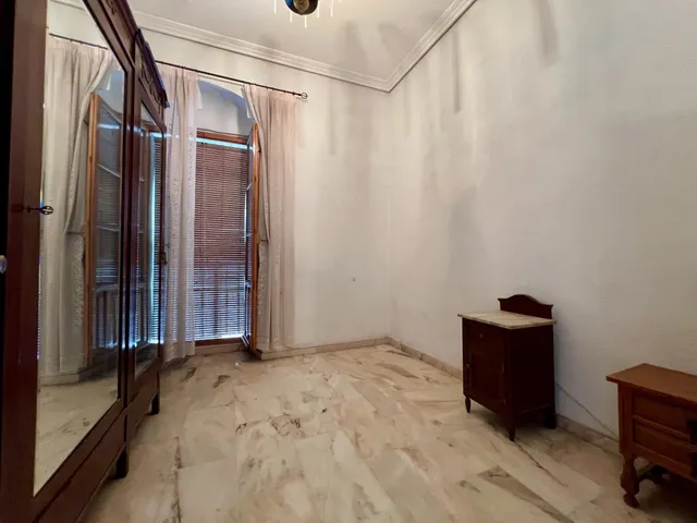 C. EXCLUSIVA CASA EN LA JUDERÍA A 5 MINUTOS DE LA MEZQUITA-CATEDRAL CON GARAJE Y ASCENSOR — 48