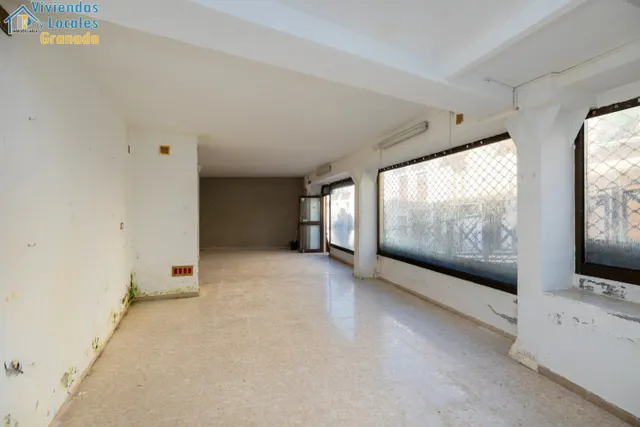 Espectacular edificio a 3 calles con vivienda y locales comerciales en pleno centro de Alhama de Gr — 7