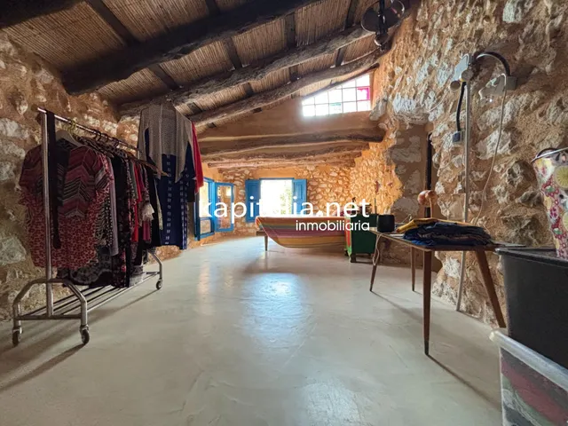Amplia casa de pueblo en Alcalá — 8