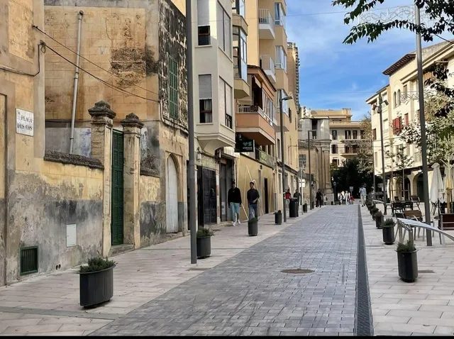 EDIFICIO COMERCIAL EN EL CORAZON DE MANACOR (Galerias Caldentey) — 3