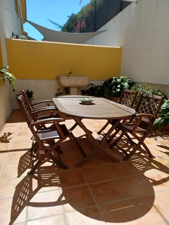 MAGNIFICA CASA DE 4 PLANTAS EN ESQUINA EN EL CENTRO DE ESTEP - foto 2