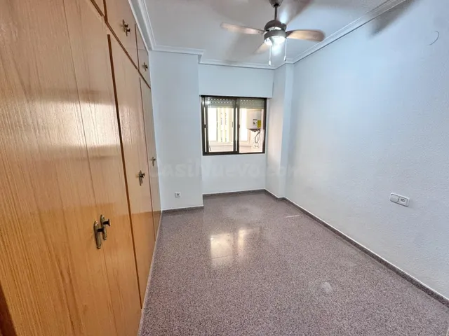 Vivienda esquinera muy luminosa y todo exterior en Petrer — 3