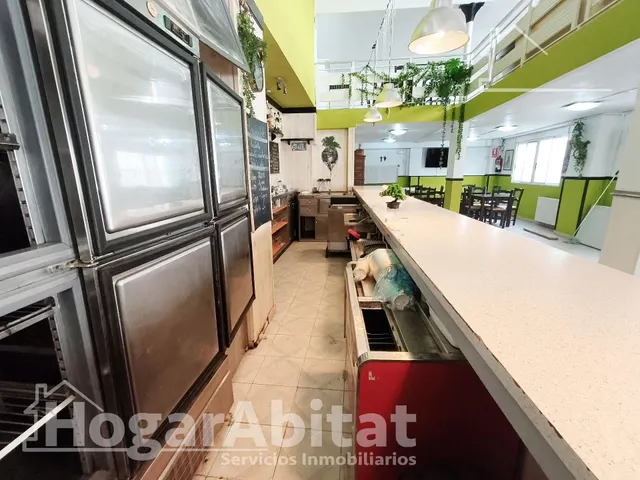 ¡PERFECTO PARA INVERTIR! CASA LUMINOSA Y ESQUINERA, CON LOCAL COMERCIAL — 38