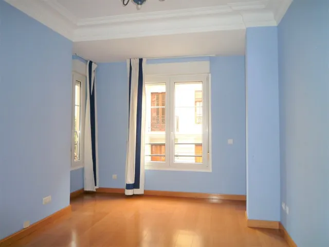 Se Vende Piso de 118 m2, reformado, en Don Jaime esquina Plaza del Pilar — 24