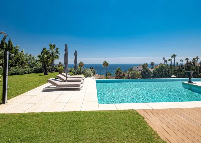 Chalet 4 habitaciones 560m² en venta - Costa del Sol - foto 2
