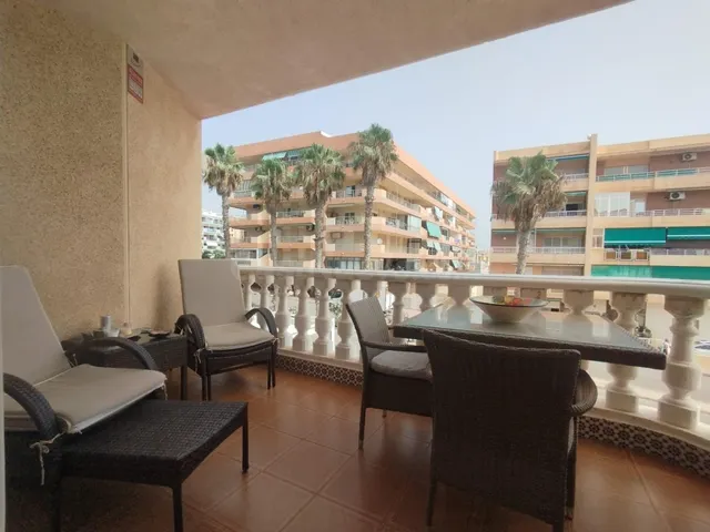 Apartamento reformado en segunda linea de playa  con vistas al mar en Guardamar del Segura — 3