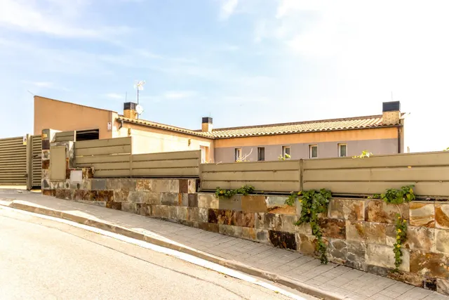 EDIFICIO CON VISTAS PANORAMICAS CON INQUILINOS — 34