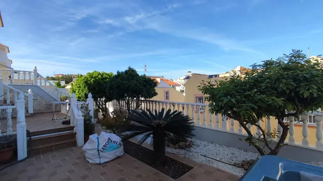SE ALQUILA CHALET POR LARGO TIEMPO DE 3 DORMITORIOS Y 2 BAÑOS EN VILLA MARTIN (ORIHUELA COSTA) — 18