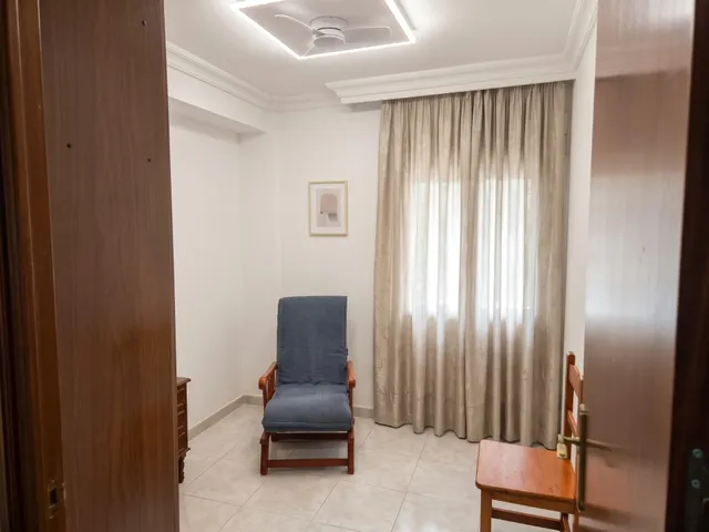 Bajo de 90 m2 con 4 dormitorios, patio y cuartillo en zona tranquila de Ayamonte — 8