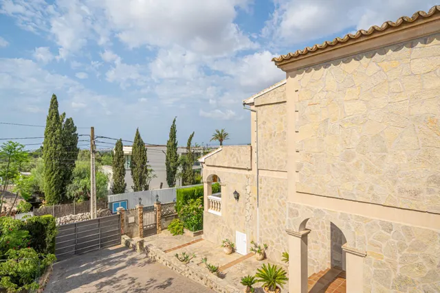 Chalet urbano con piscina y jardín en Sa Cabaneta — 43