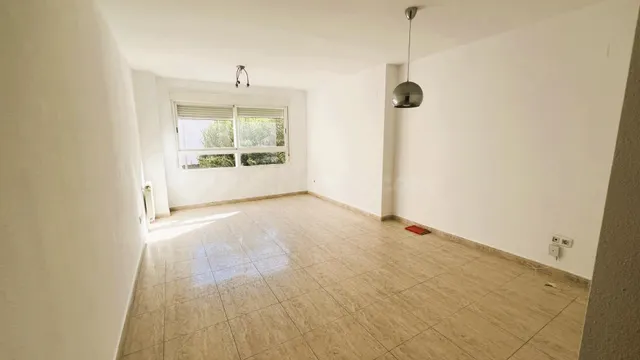 Piso de 2 dormitorios y 2 baños con ascensor en Bernat Artol - foto 2
