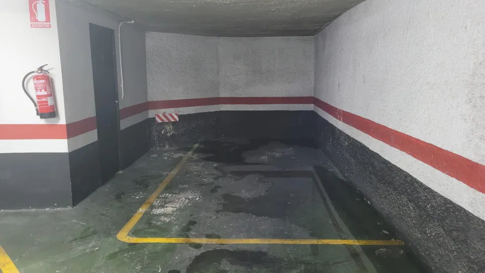 Plaza de garaje y trastero