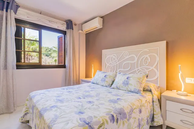 Gran casa familiar de 3 plantas en Ronda de Poniente — 13